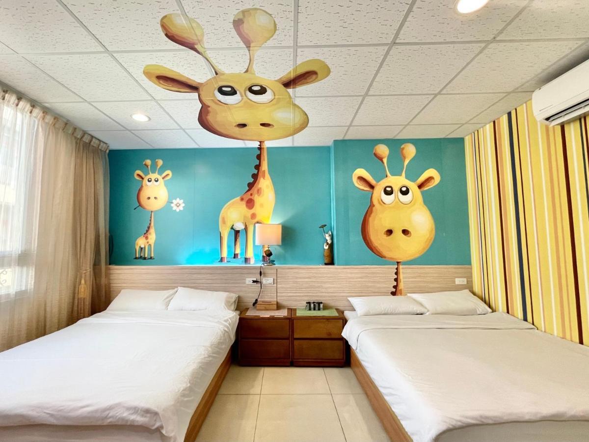 Hotel 斑比bambi à Tainan Extérieur photo