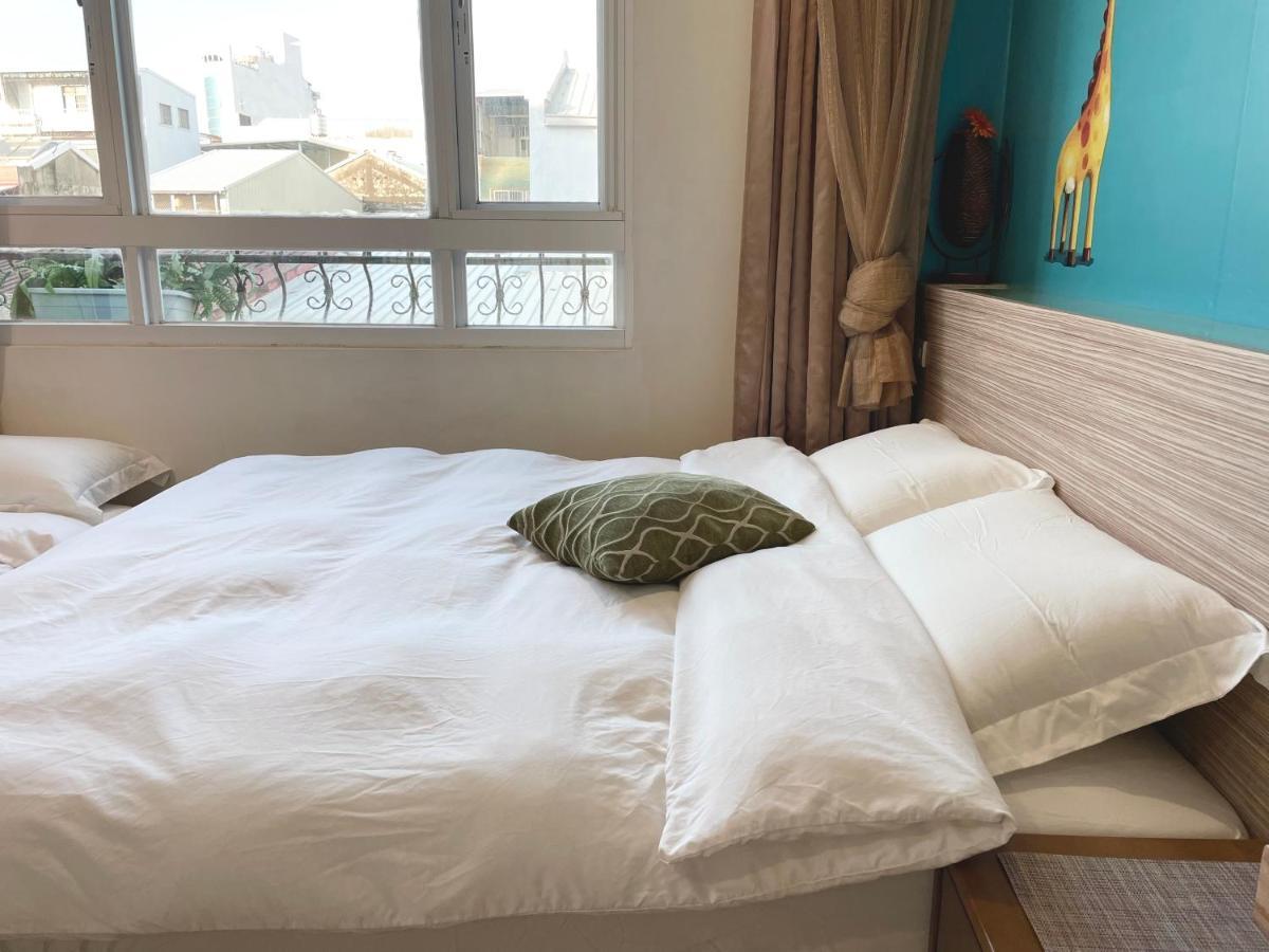 Hotel 斑比bambi à Tainan Extérieur photo