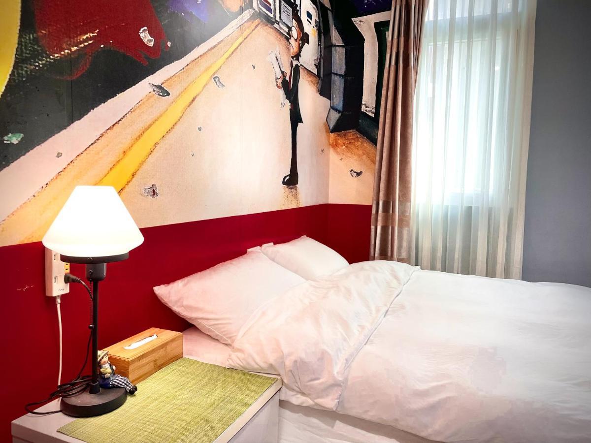 Hotel 斑比bambi à Tainan Extérieur photo